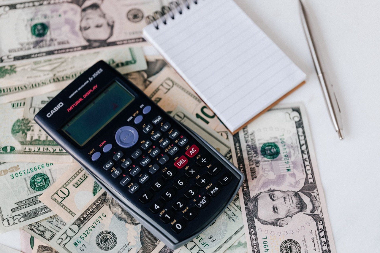 Calculator și planificare buget pentru magazin online