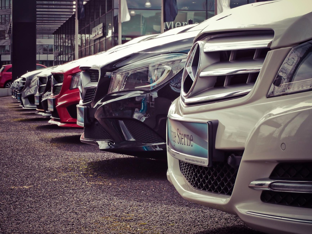 Cheile mașinii și contract de închiriere rent a car